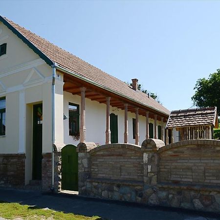 Zengoalja Vendeghaz Hotel Erzsebet Exterior photo
